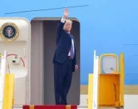 Sức dẻo dai của ông Trump trong chuyến công du châu Á 12 ngày
